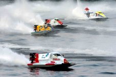 Outboard World Championships Multiple Boats Racing.jpg