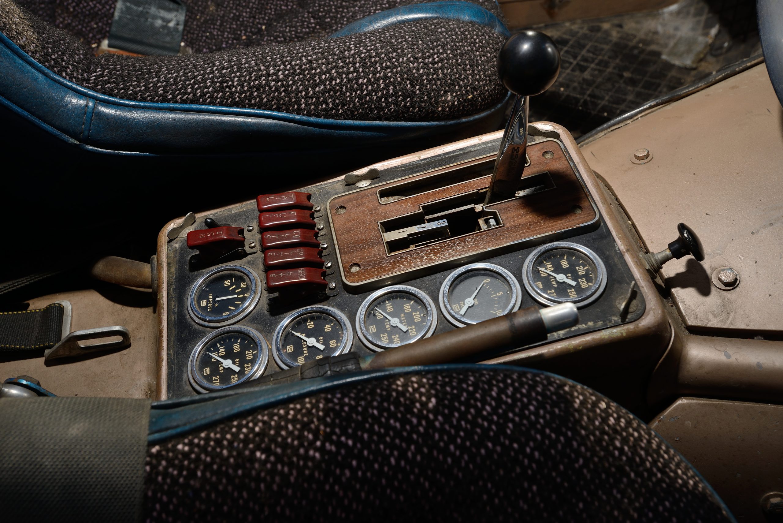 Big Oly Bronco interior console