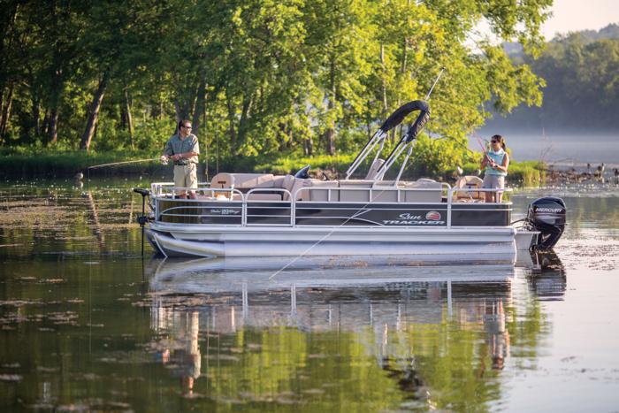 FISHIN-BARGE-20-DLX_img178549_700.jpg