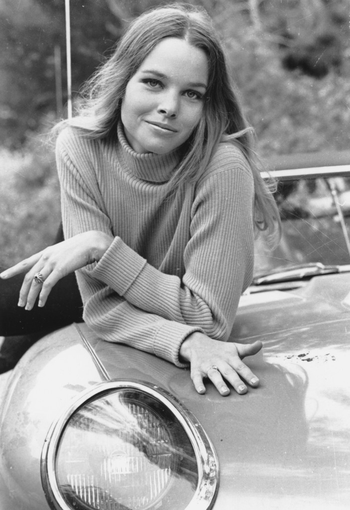 MichellePhillips001-702x1024.jpg